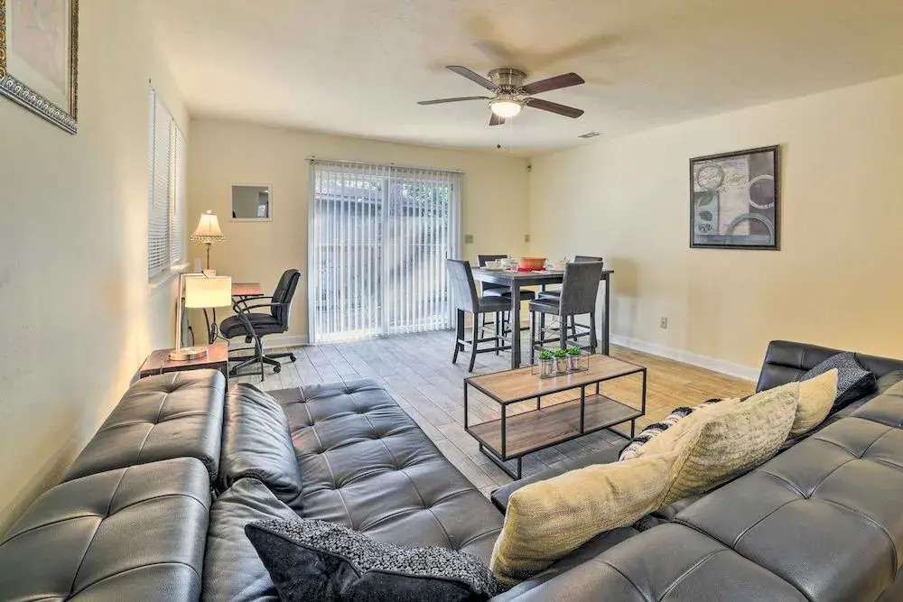 Bright Tallahassee Home w/ Deck, 3 Mi to Fsu!