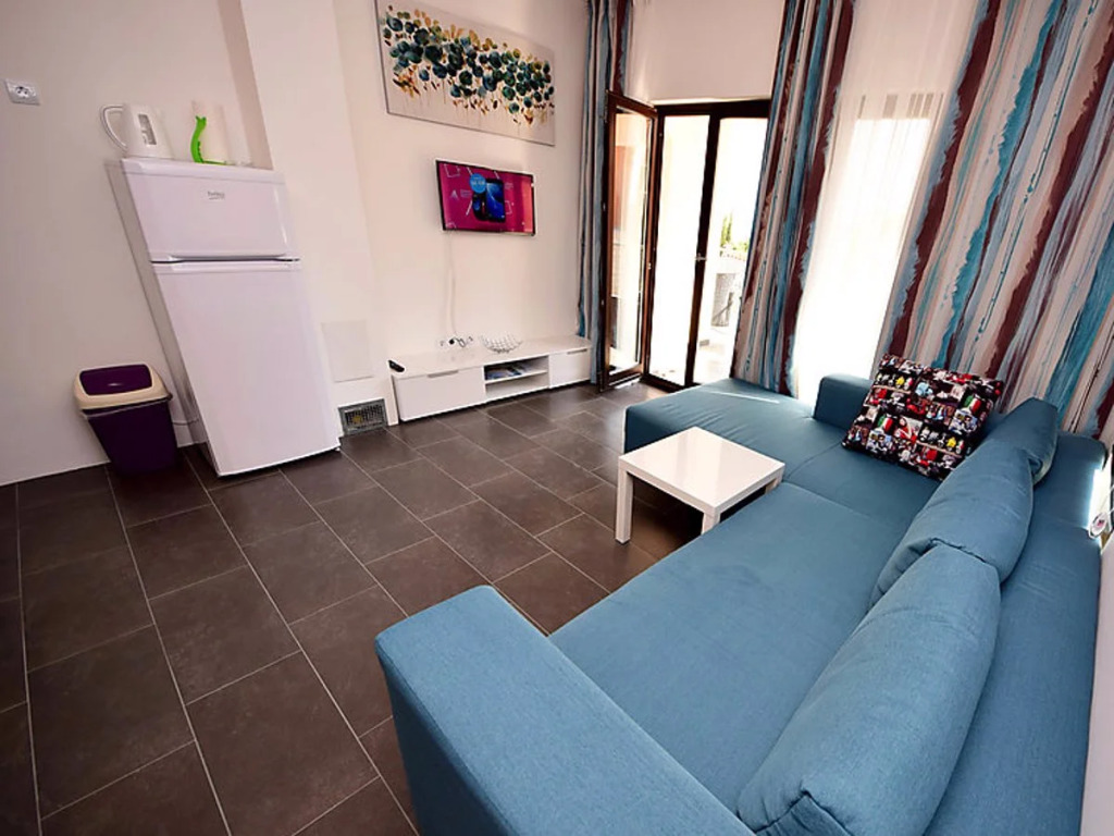 Lozna Residence 25811