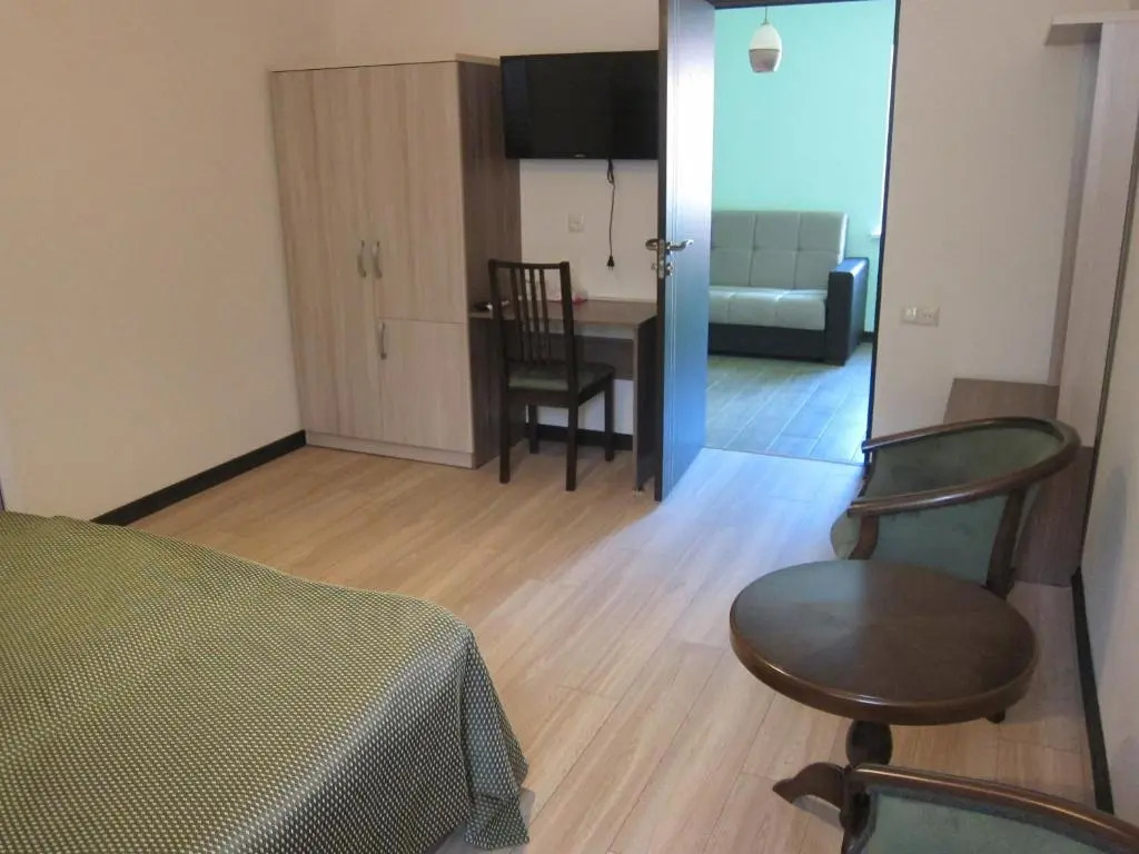 Lucytour Hotel
