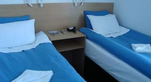 Hostel Alma & Cafe Express
