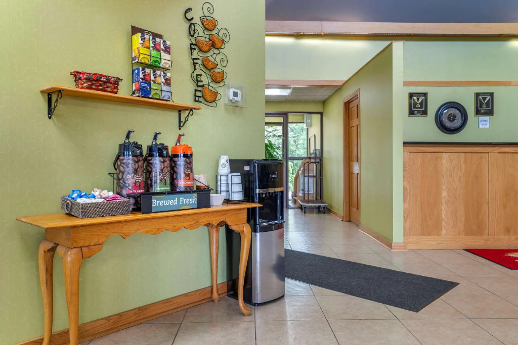 Coratel Inn and Suites By Jasper River Falls