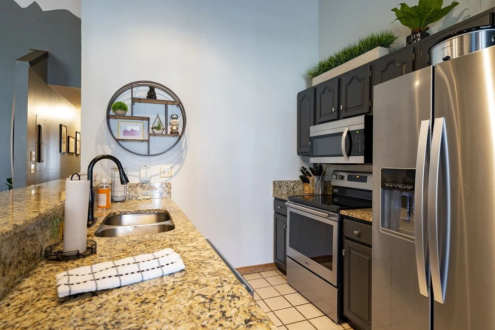 Phoenix 208 4 Bedroom Townhouse by RedAwning