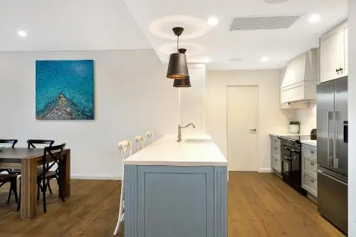 Belle Vue- Penthouse at Black Beach