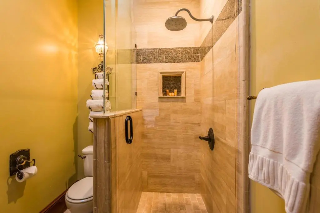 Carriage Way Inn Bed & Breakfast Adults Only - 21 years old and up