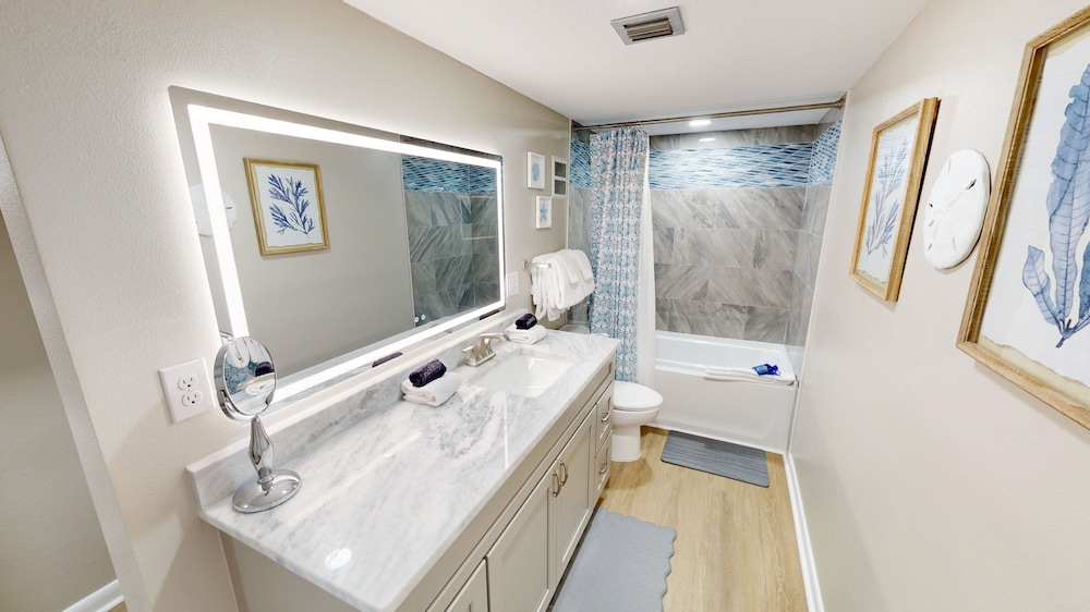 Shoreline Towers 2051 3 Bedroom Condo