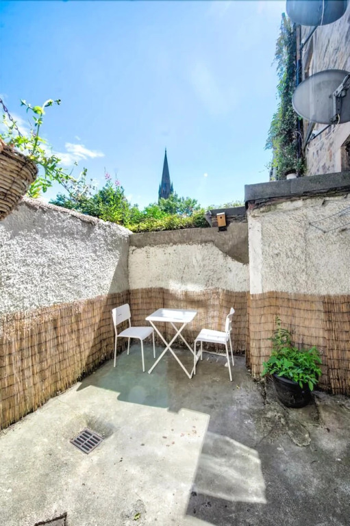 Central Apartment With Private Courtyard Space