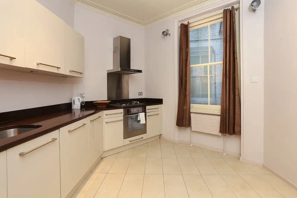 1 Bedroom Flat In Soho