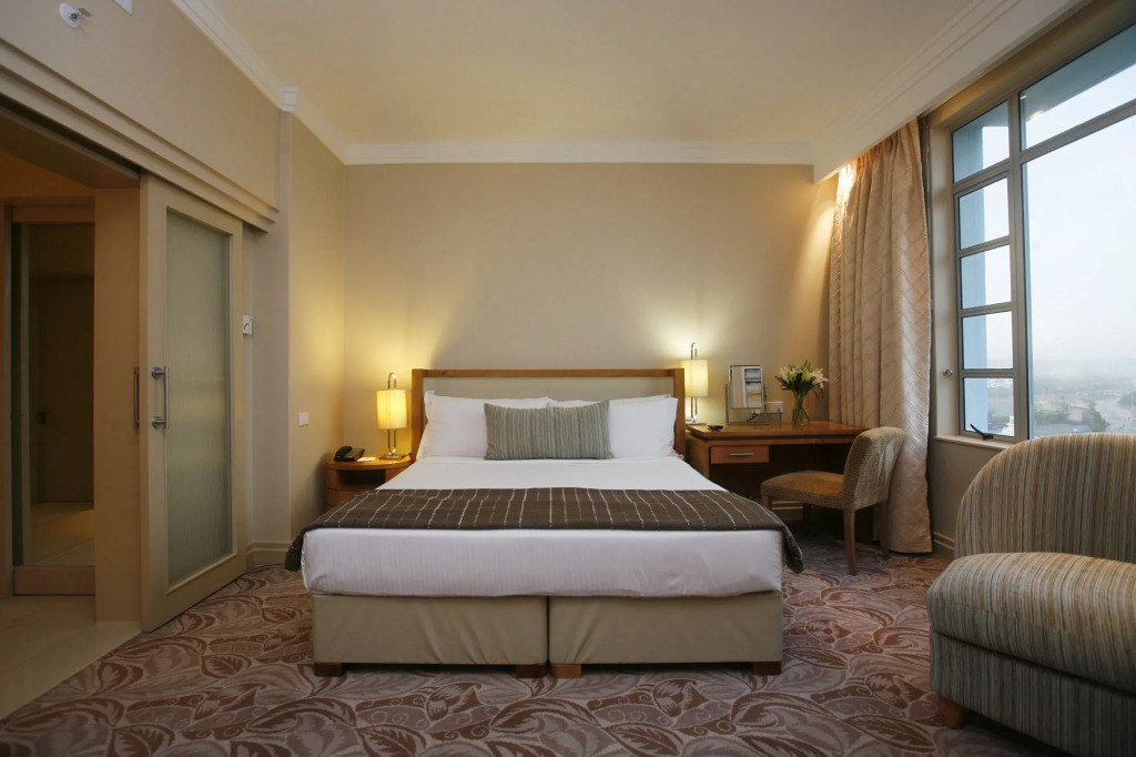 Suncoast Hotel & Towers