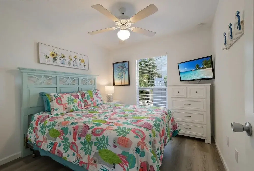 Minnow 1 1 Bedroom Cottage by RedAwning