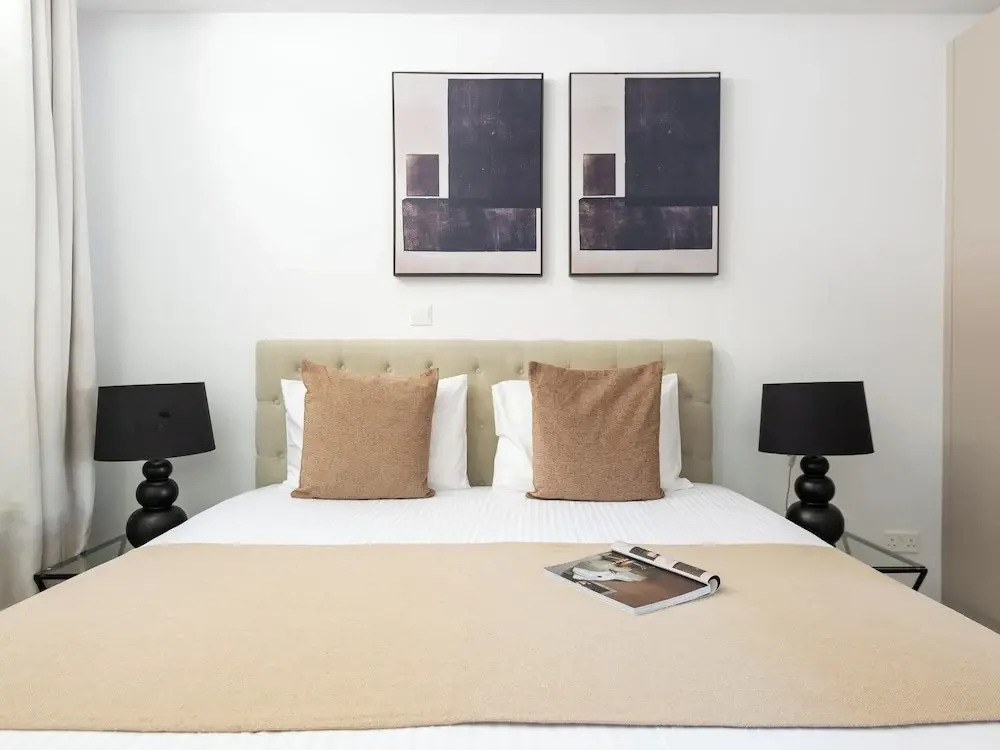 Sanders River Plaza - Chic 2 Bedroom Apartment