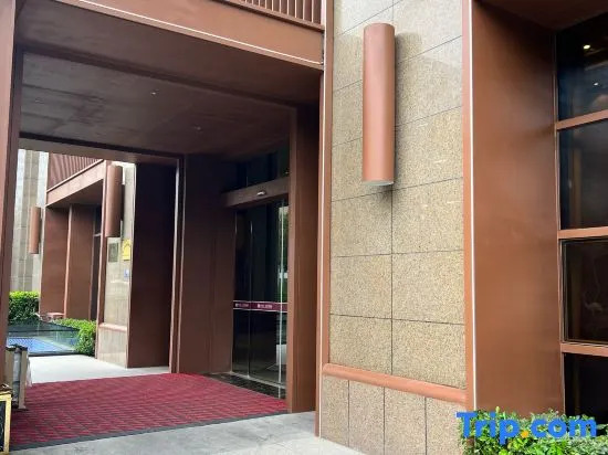 Qizhen Crystal Hotel