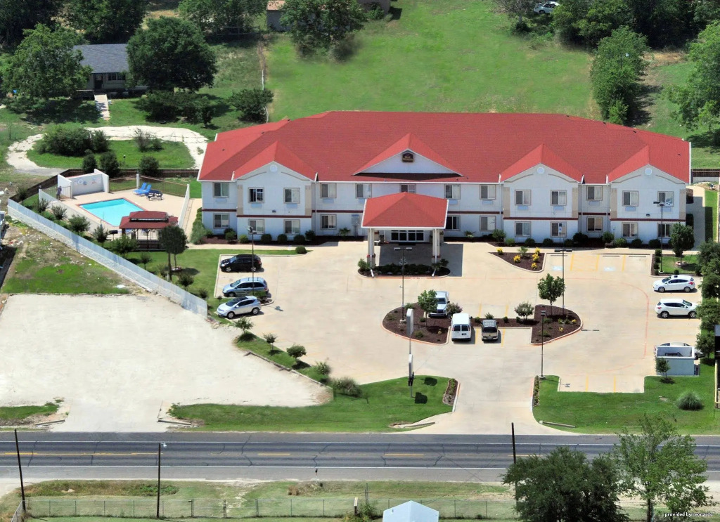 Best Western Limestone Inn and Suites