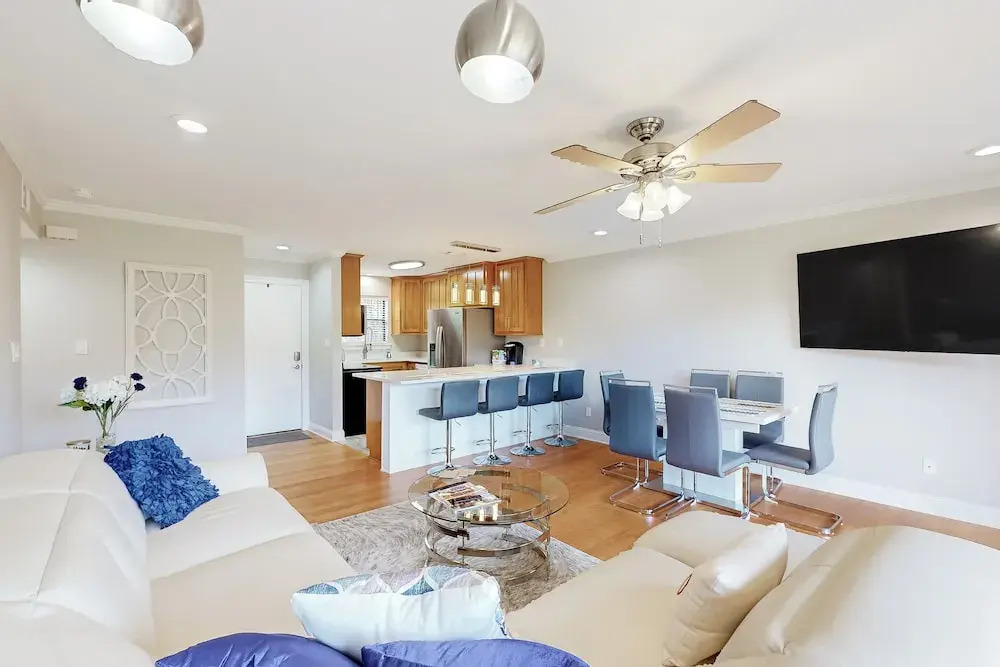 2BR Updated Dog-friendly Condo w/ Pool & Tennis