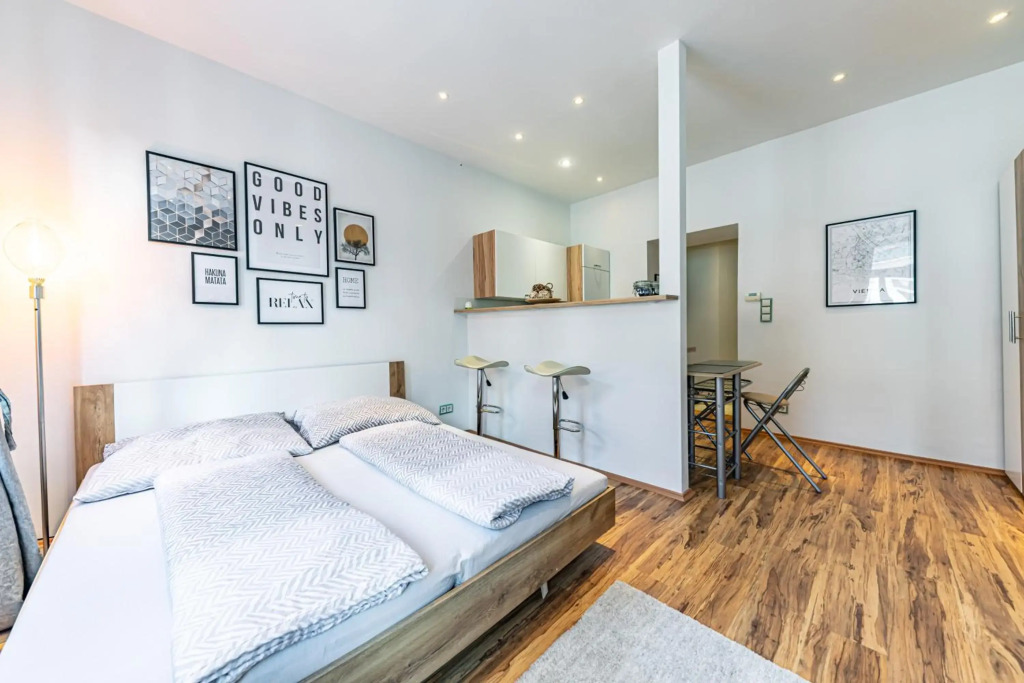 COZY + TRENDY by JR City Apartments