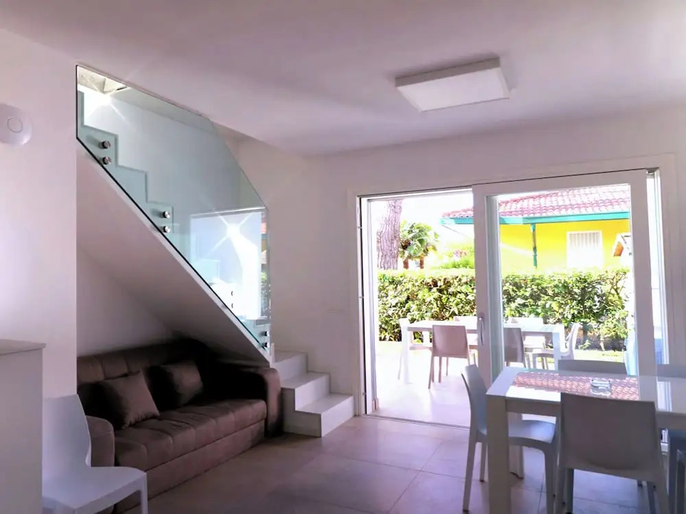 Stunning Villa With Private Fenced Garden and bbq