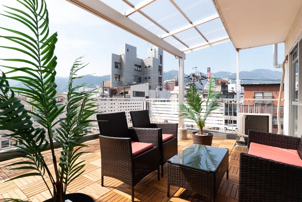 Clover rooms 406