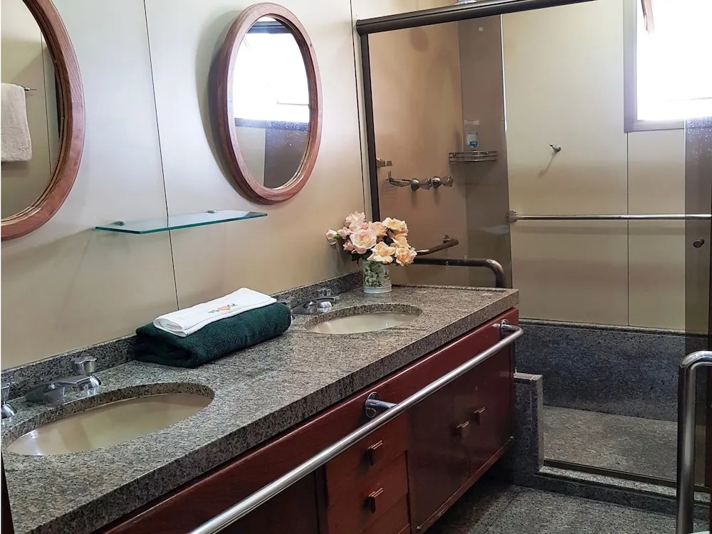 Apartamento em Cond de Luxo em Sao Conrado