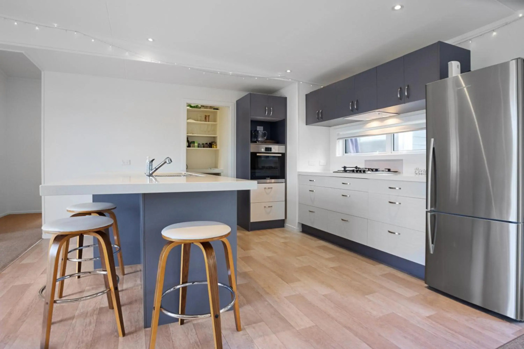 Modern Kiwi Bach - Waihi Beach Holiday Home