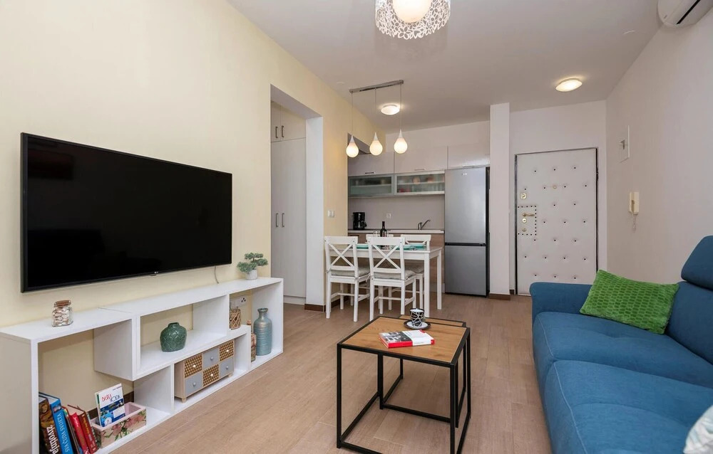 Nice Apartment in Baska Voda With Wifi and 1 Bedrooms