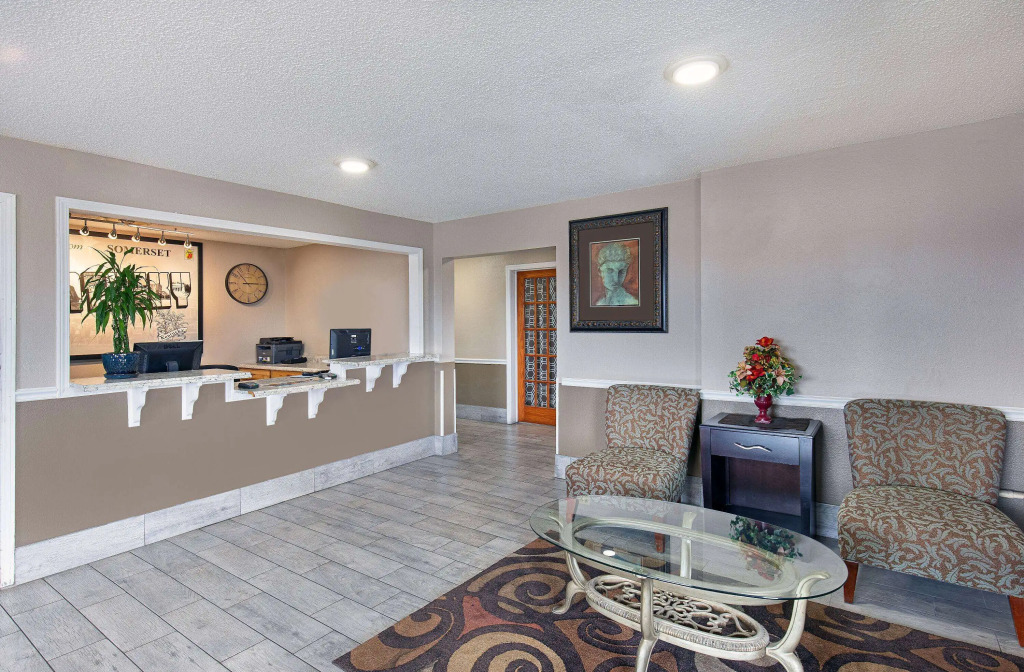 Super 8 by Wyndham Somerset