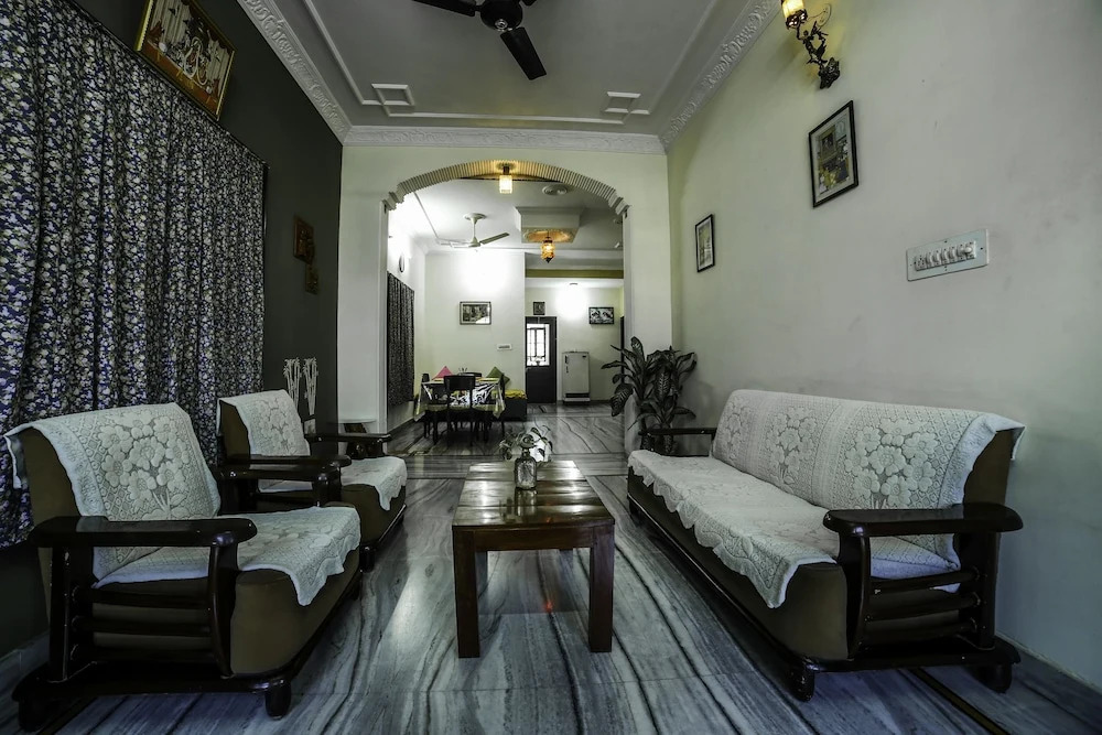 OYO Home 19921 Cosy 3BHK
