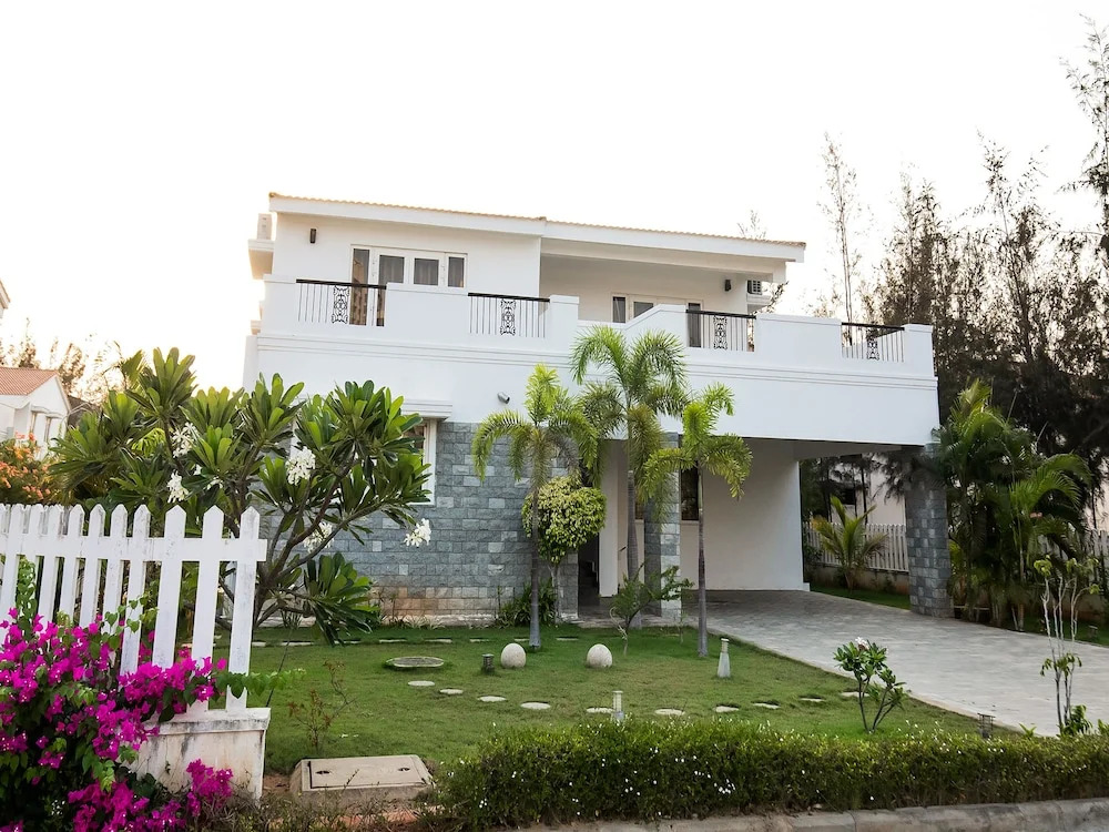 Lush Garden Resort by OYO Rooms