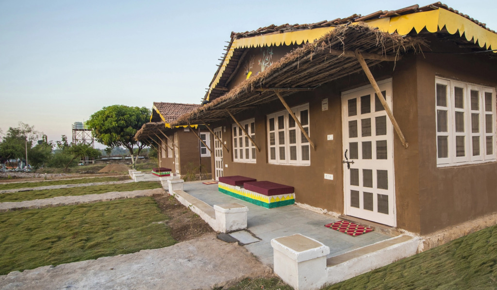 Pachmarhi Foothill Cottages by Vanyum