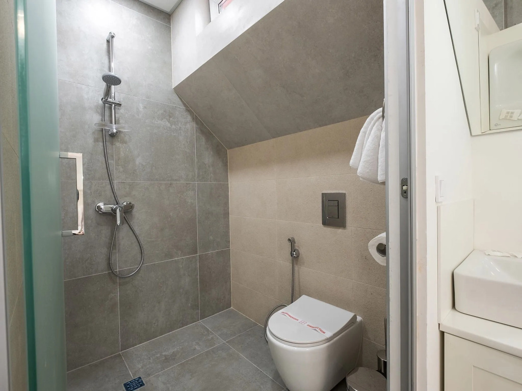 Caro Aparthotel