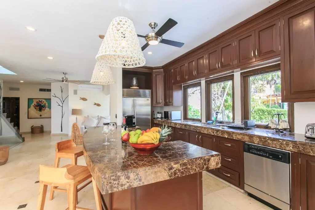 Steps to Best Beach VILLA UNICA 6Bedroom