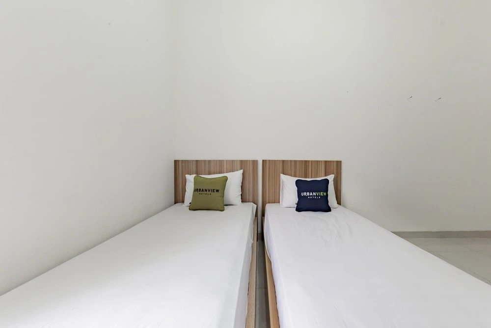 Urbanview Hotel Sabar Residence CSB Mall