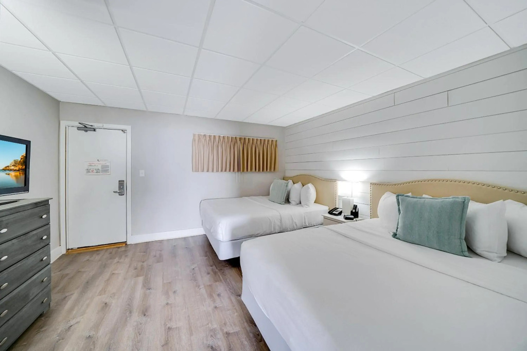 Montreal Beach Resort