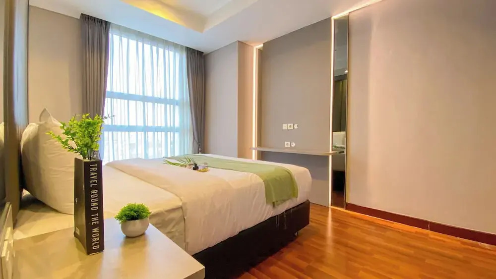 Spacious And Homey 2Br Apartment With Private Lift At The Kencana Residence