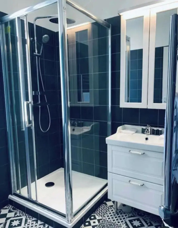 House for 18 People With Cinema Place Morny