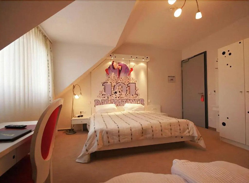 CineHotel Maroni