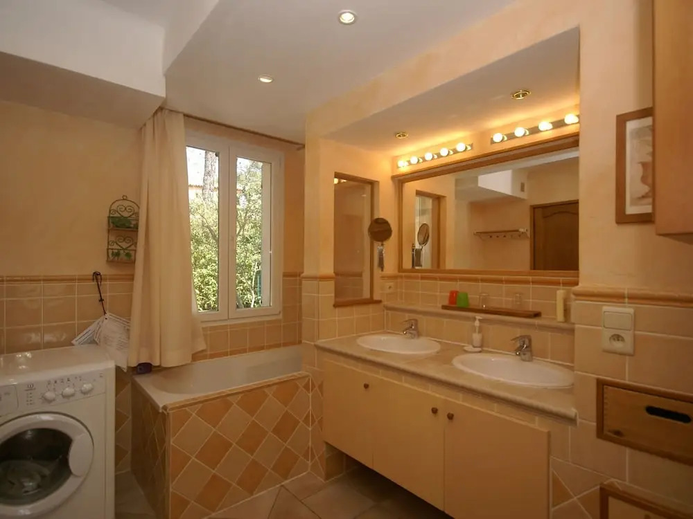 Villa With Private Pool in a Valley in the Forests of the Beloved Lorgues