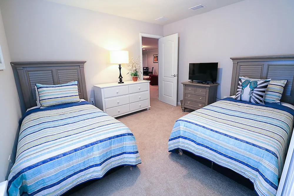 Windsor at Westside-8 Bedrooms House w/pool-3710WW