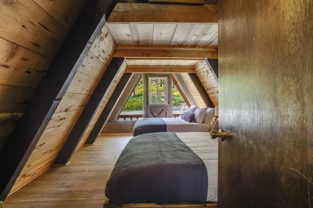 Horizon by Avantstay Stunning A-frame Cabin w/ Hot Tub, Billiards, Lake Views