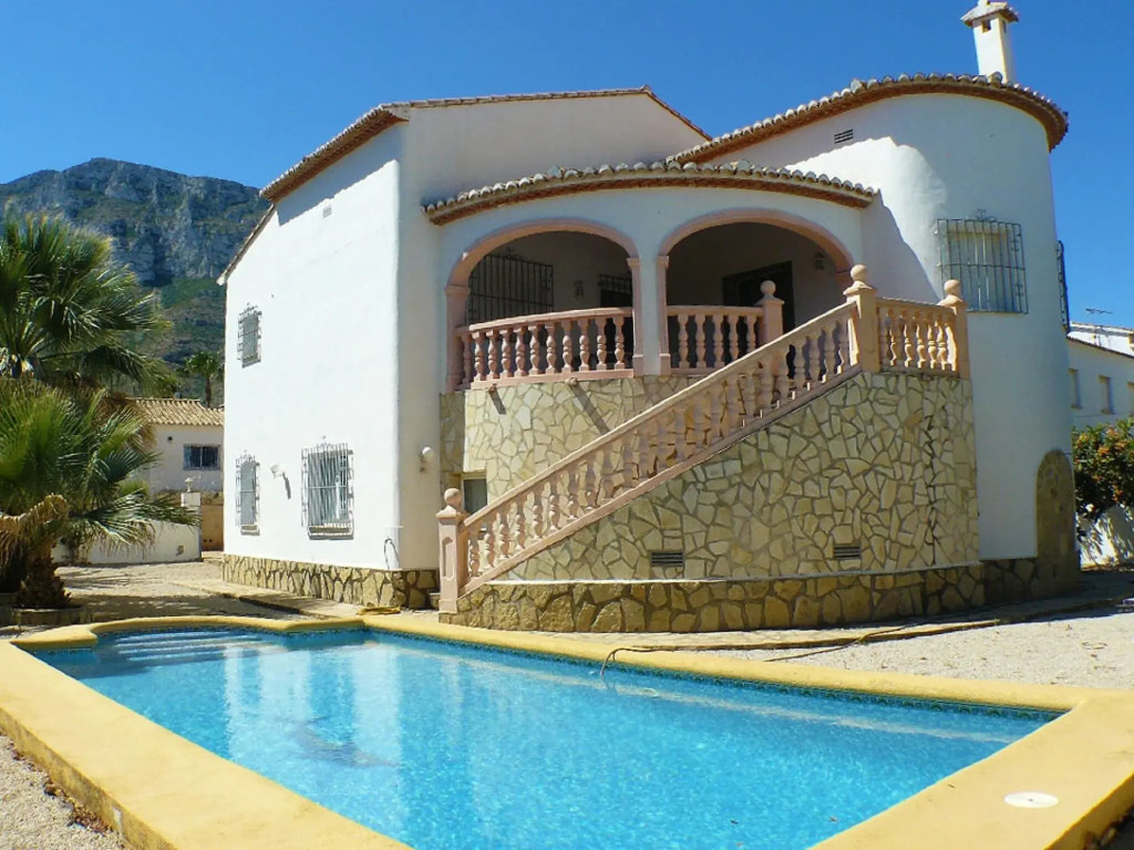 Welcoming holiday home in Denia with private pool