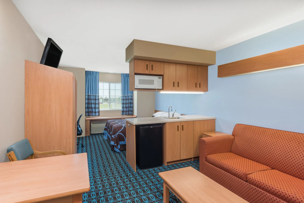Sonesta Essential Hotels & Suites Kansas City Blue Springs