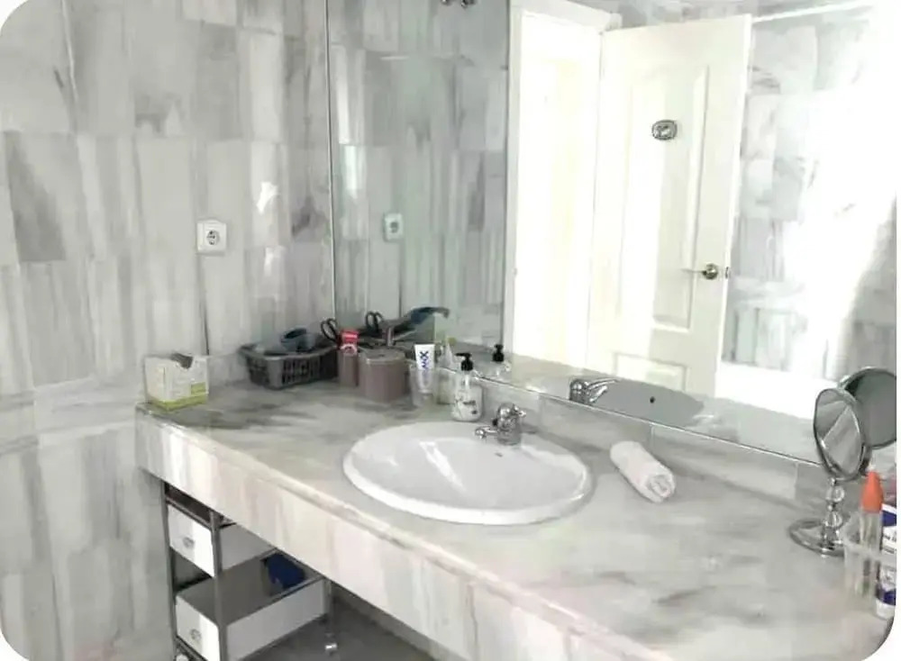 Beach Apartment - Sleeps 6, Pool & Private Terrace