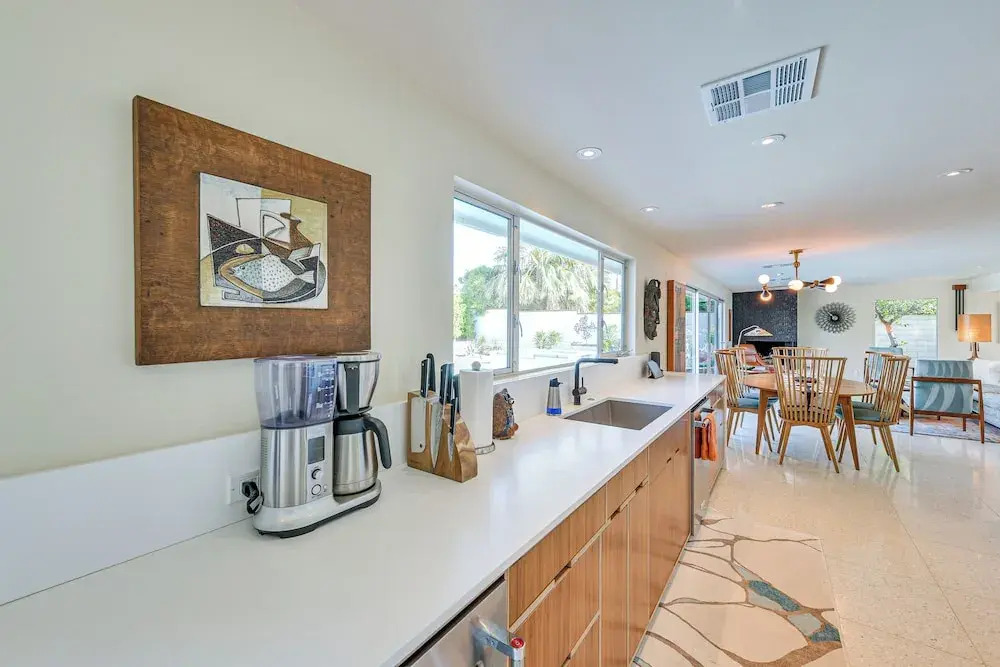 2 Mi to Downtown: Luxe Palm Springs Home!