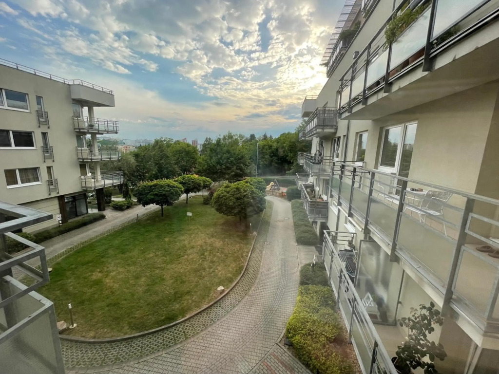 MONFas APARTMENT HOSTIVAŘ