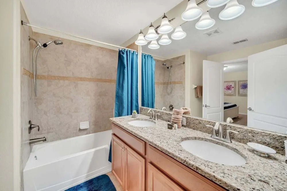 Lovely Family Home 8-10 min to Disney