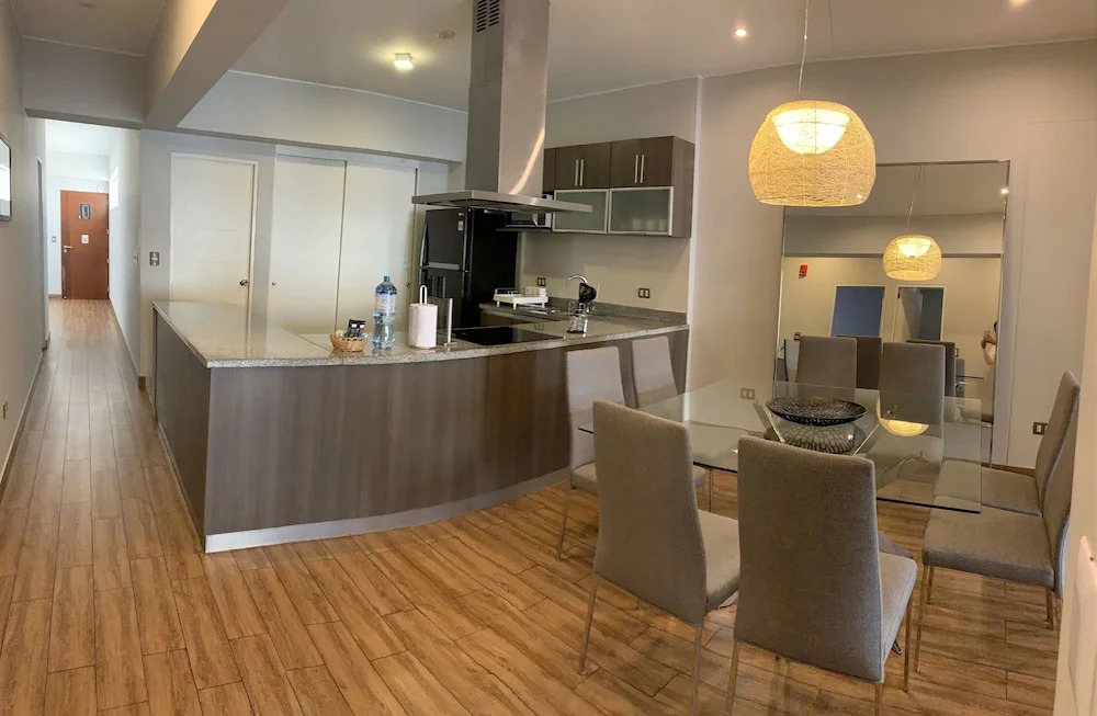 Penthouse near Larcomar 7BR AC Fast Wifi