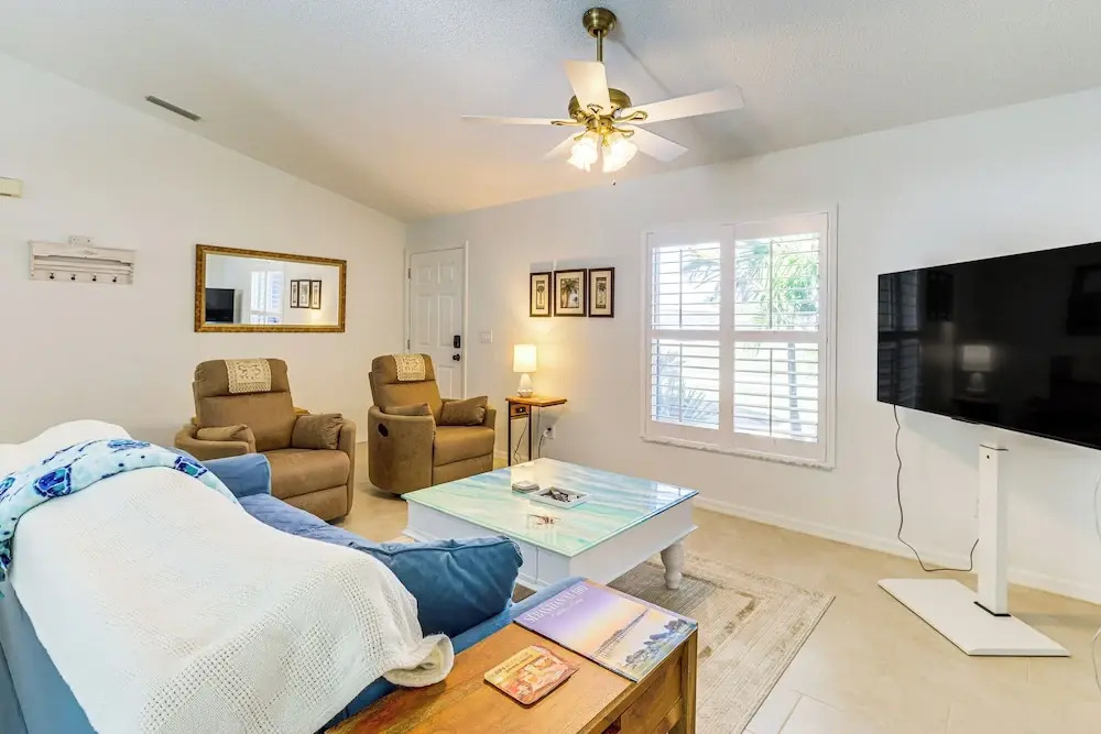 Private Yard & Screened Patio: Sunny Sebastian Gem