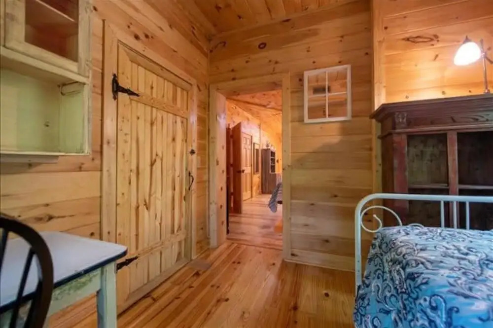 Underlook Cabin-secluded Cabin With Wifi Large Deck Gas Grill Wood Fireplace