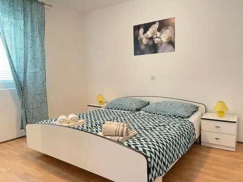 Apartments Lores