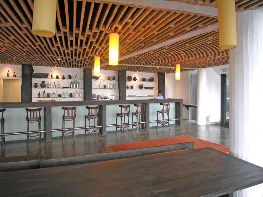 Remota Hotel