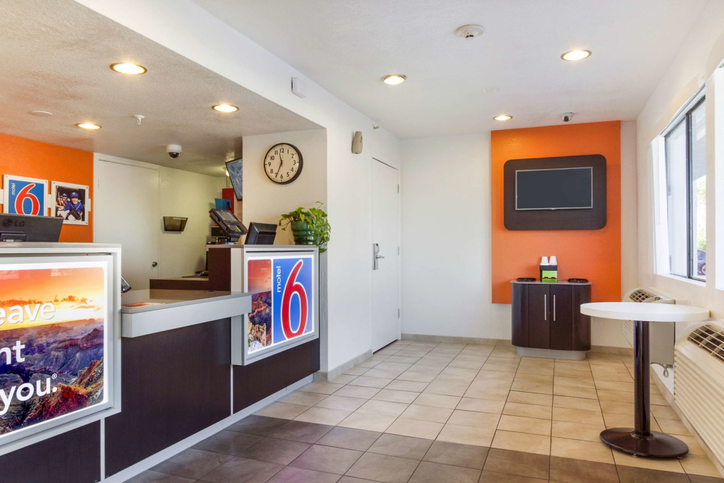 Motel 6-Phoenix, AZ - West