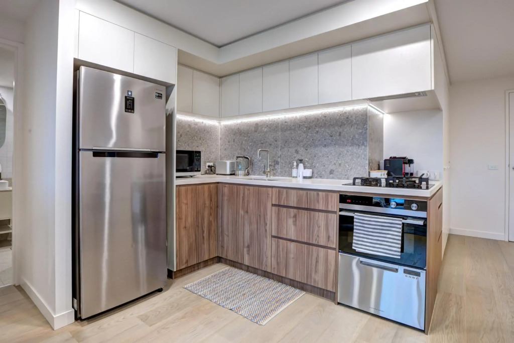 The Hamptons - Lux 2 Bed 2 Bath, Pool - Central Location